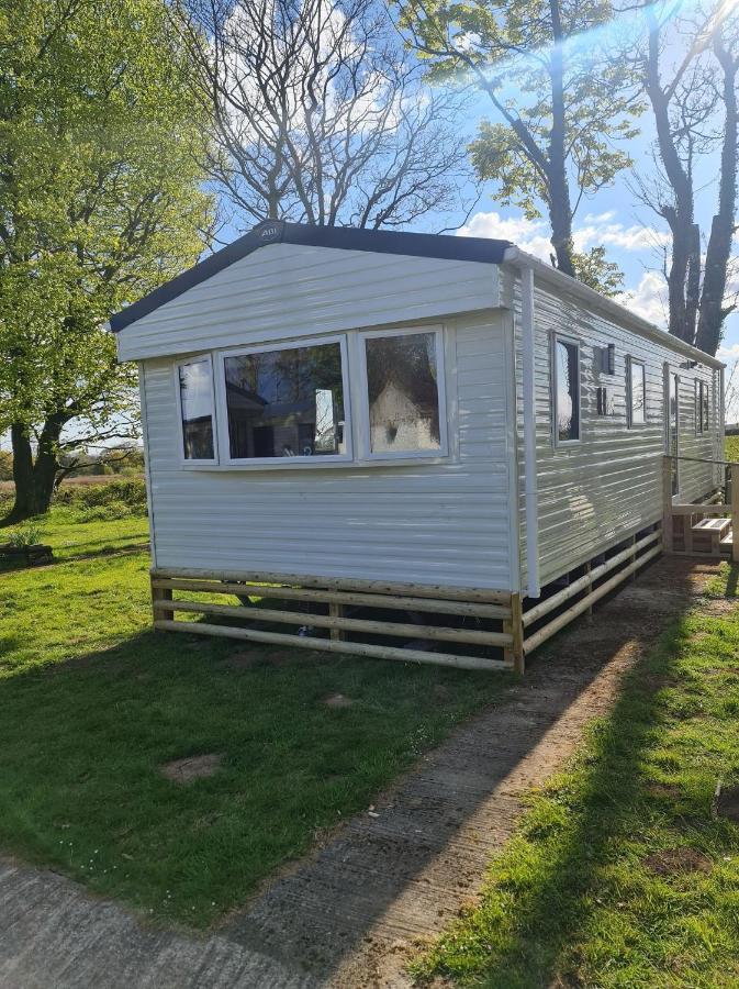Blackmoor Farm - Caravan 6 Apartment Ludchurch Bagian luar foto