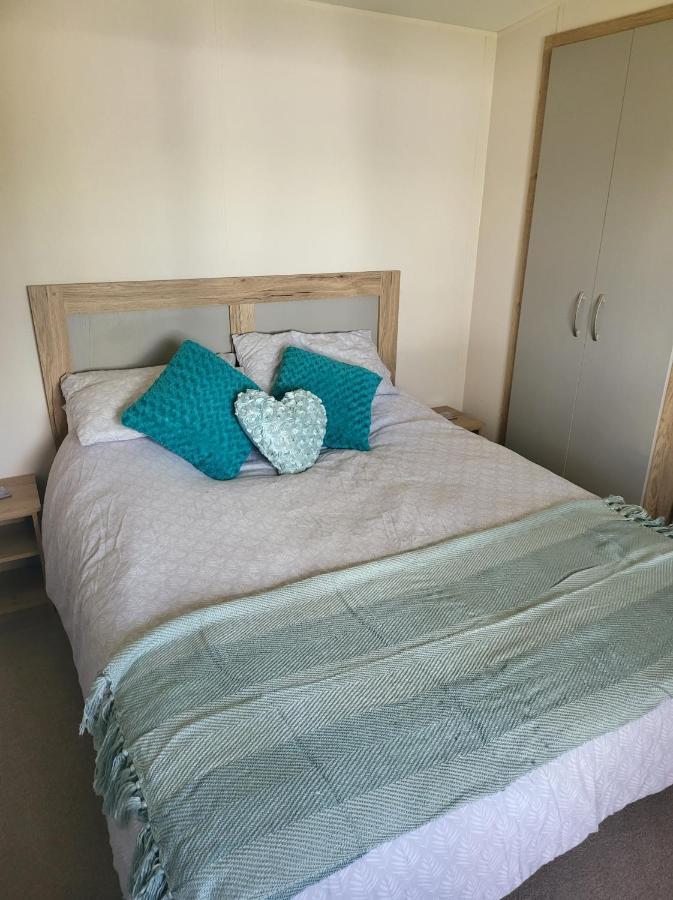 Blackmoor Farm - Caravan 6 Apartment Ludchurch Bagian luar foto