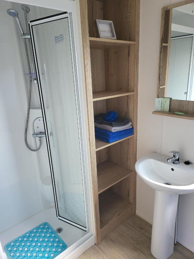 Blackmoor Farm - Caravan 6 Apartment Ludchurch Bagian luar foto