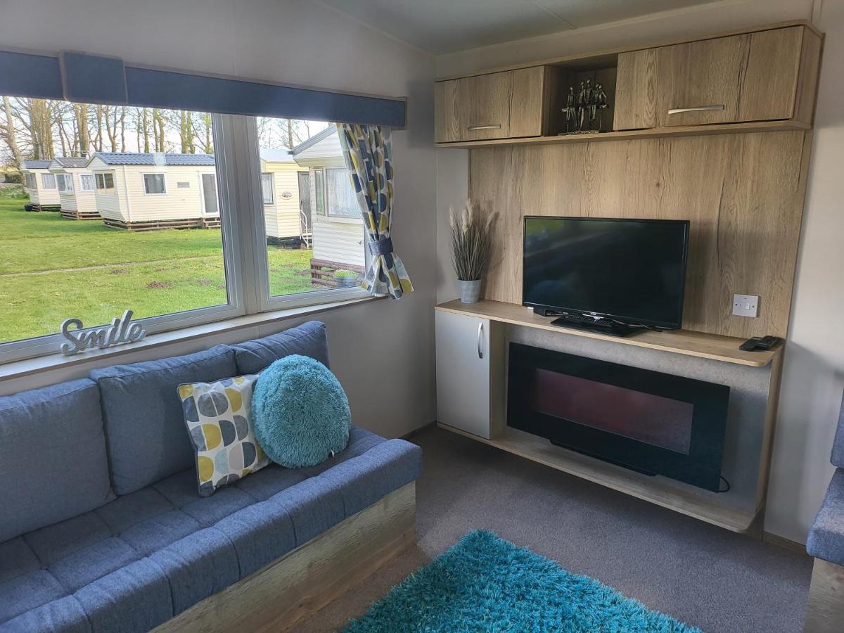 Blackmoor Farm - Caravan 6 Apartment Ludchurch Bagian luar foto